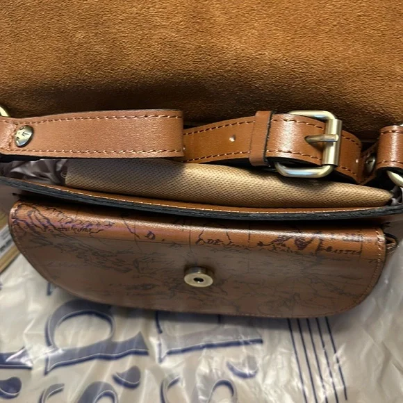 NWT Beautiful Patricia Nash signature map Rython Crossbody - Picture 3 of 4